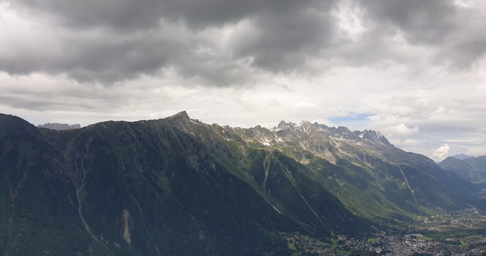 Vallée du Mont Blanc Haute-Savoie en route vers le glacier des Bossons