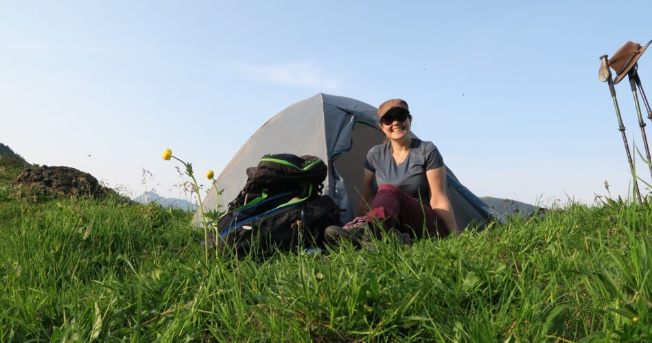 bivouac en montagne avec tente