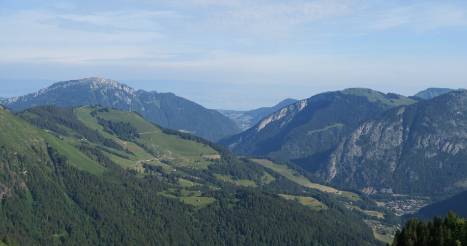 Abondance vue village et Léman