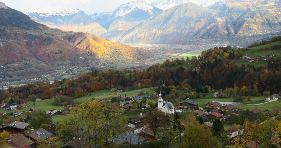Vue sur Cordon à l'automne