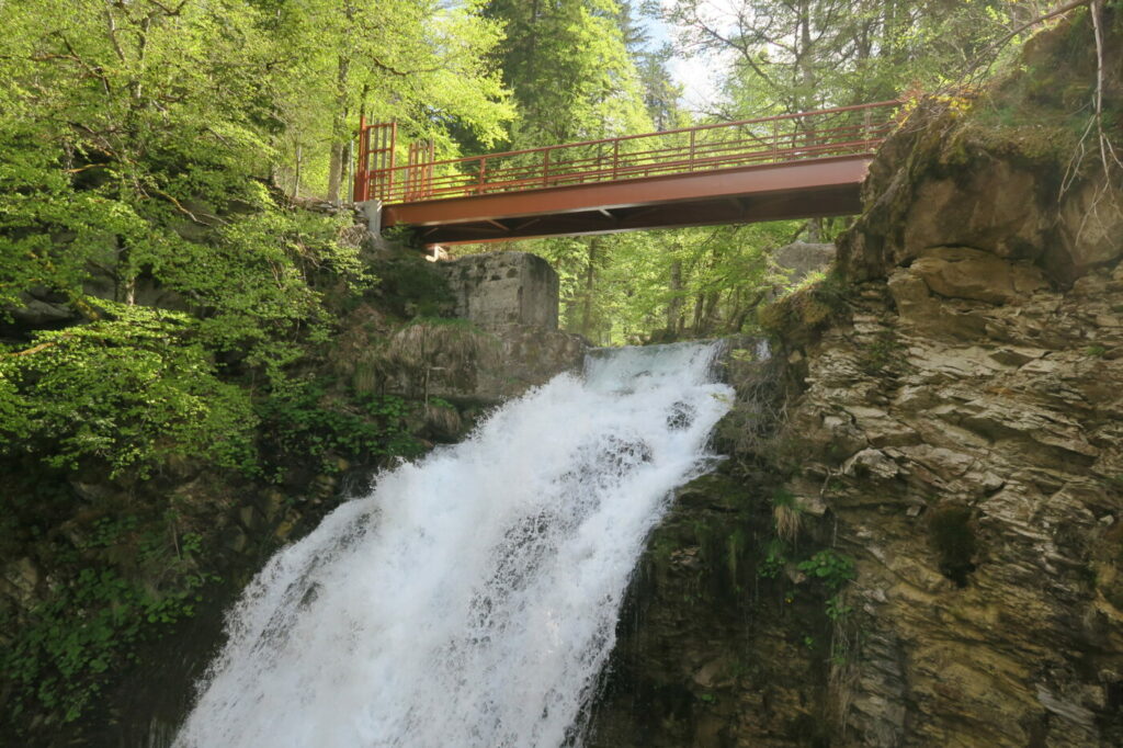 Cascade d'Ardent Haute-Savoie randonnée facile